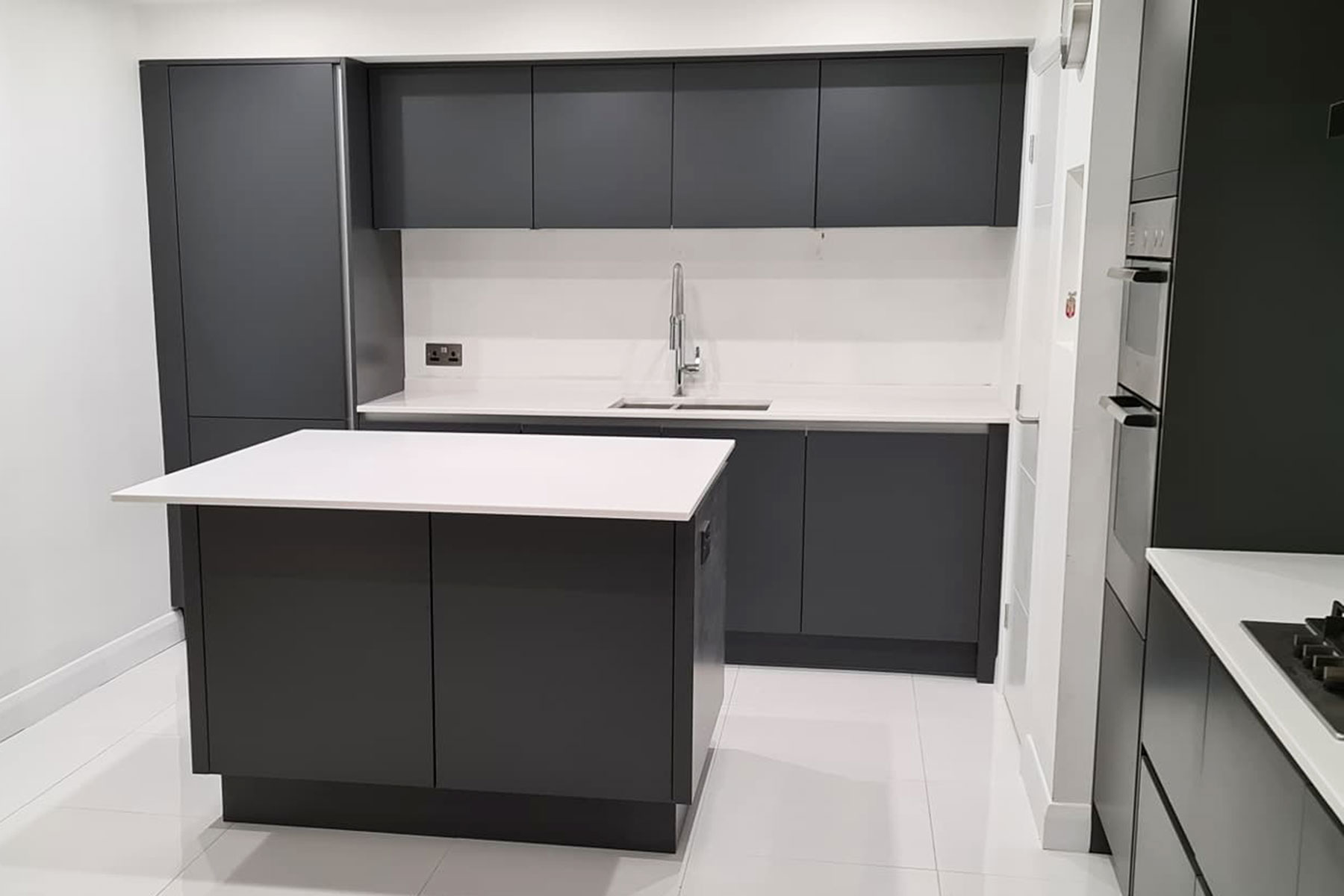 Clean modern style kitchen fitted near congleton in cheshire